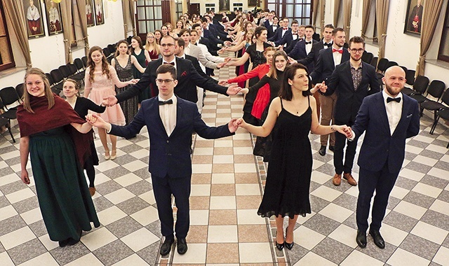 	Aula PWT na Ostrowie Tumskim jest corocznie miejscem  kilku wspaniałych tanecznych nocy.