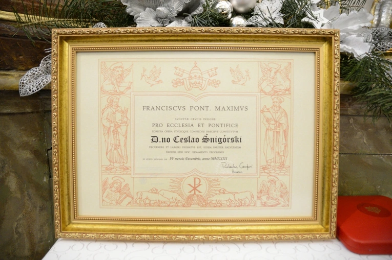 Czesław Śnigórski uhonorowany krzyżem "Pro Ecclesia et Pontifice"
