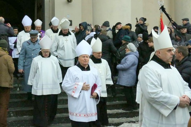 Msza św. pogrzebowa bp. Ryszarda