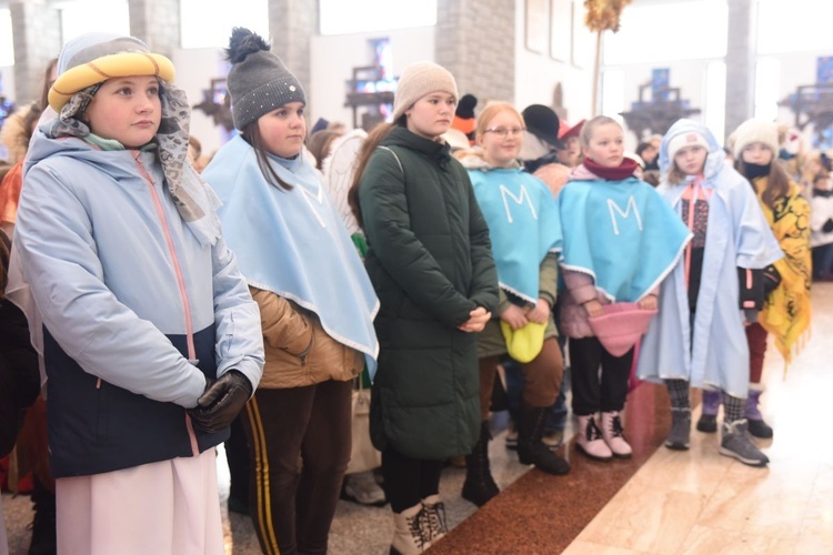 Kolędnicy misyjni w Męcinie