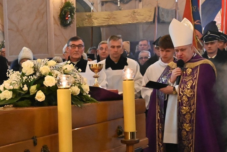 Pogrzeb śp. ks. kanonika Jana Nalepy w Rzykach