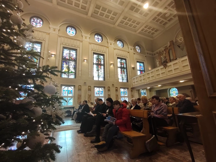 Kolędowali z klerykami