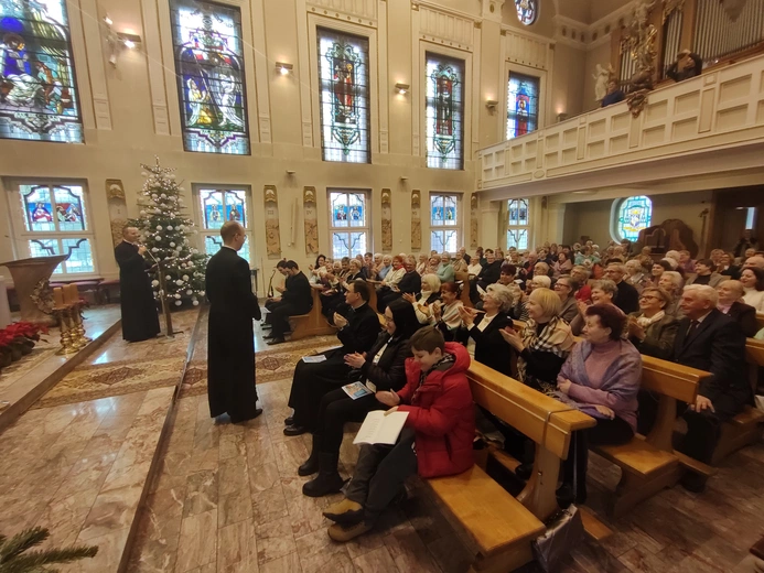 Kolędowali z klerykami