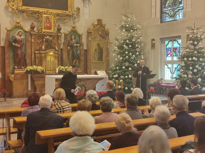 Kolędowali z klerykami