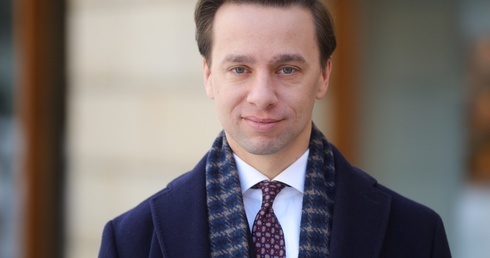 Krzysztof Bosak nadal pozostaje wicemarszałkiem Sejmu. Zaskakujące zachowanie klubu PiS