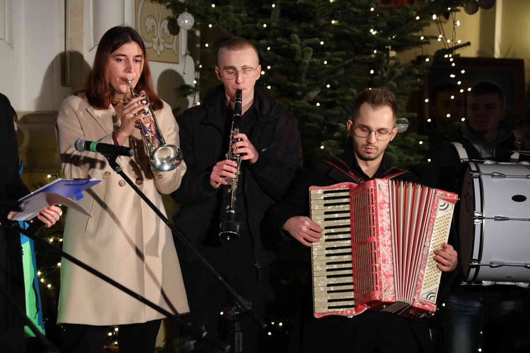 Koncert kolęd z okazji dnia babci i dziadka 