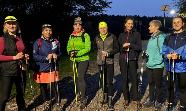 Katowice. Bezpłatne zajęcia ze slow jogging i nordic walking z AWF-em