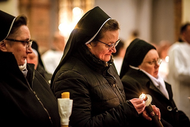 Podczas liturgii odbędzie się obrzęd odnowienia ślubów zakonnych.