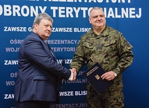 	List intencyjny podpisali płk Łukasz Baranowski i Jacek Boniecki.