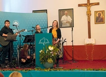 	Dzielenie się, muzyka, modlitwa.