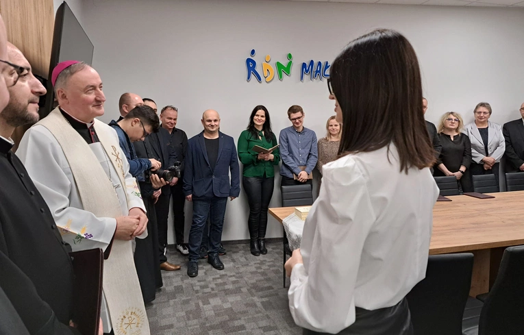 Tarnów. Błogosławieństwo zmodernizowanego radia