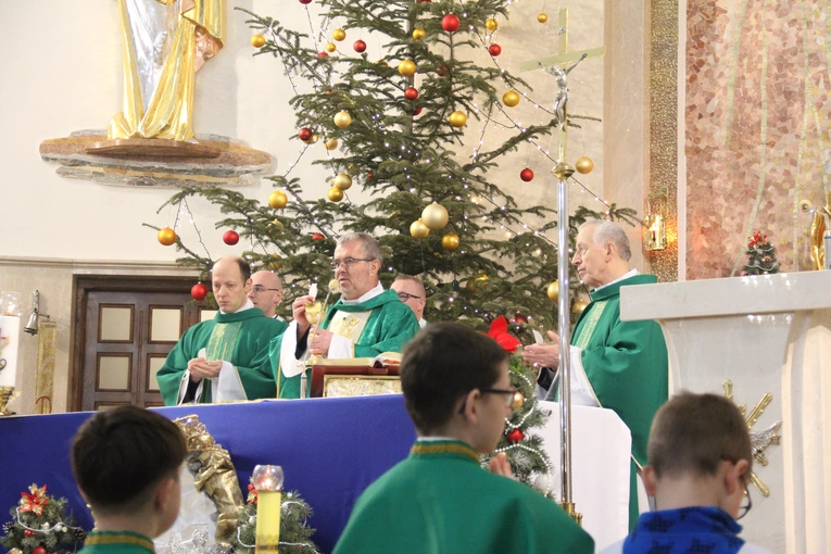 Dąbrowa Tarnowska. 15 lat nieustannej adroacji