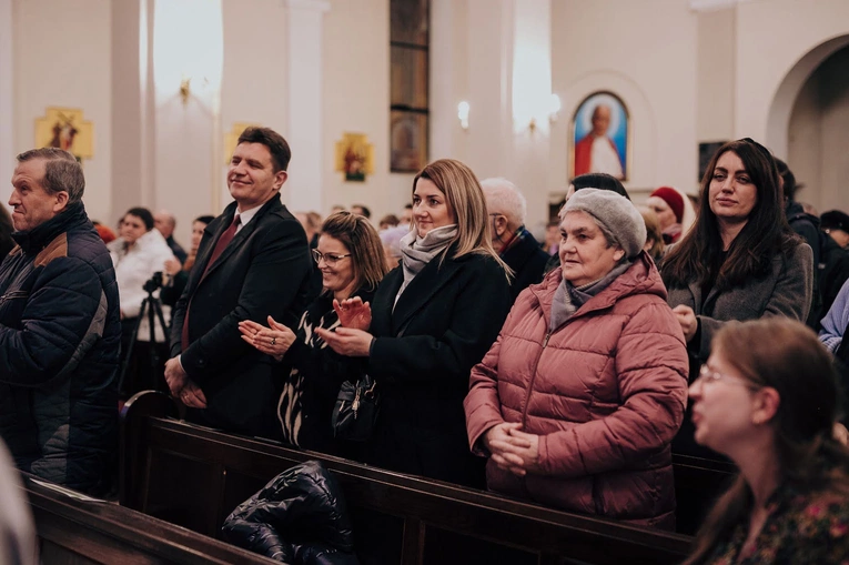 Wieczór kolęd w parafii garnizonowej w Skierniewicach