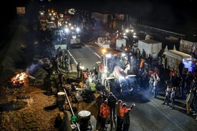 Protestujący rolnicy na auutostradzie A4