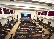 Konferencja odbyła się w odnowionej sali widowiskowej. 