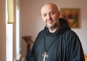 Sławomir Badyna OSB urodzony w 1968 r. Przeor klasztoru benedyktynów w Biskupowie na Śląsku Opolskim (do którego wstąpił w 1987 roku). Rekolekcjonista, Misjonarz Miłosierdzia.