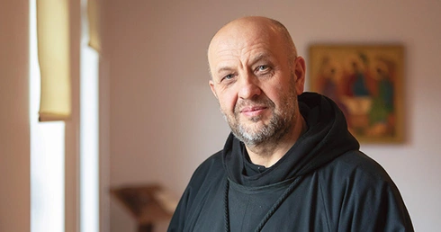 Sławomir Badyna OSB urodzony w 1968 r. Przeor klasztoru benedyktynów w Biskupowie na Śląsku Opolskim (do którego wstąpił w 1987 roku). Rekolekcjonista, Misjonarz Miłosierdzia.
