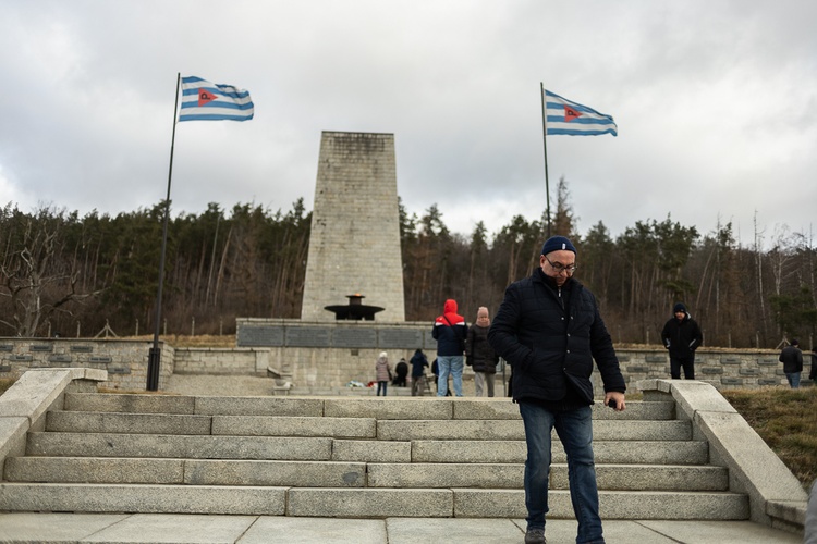 Międzynarodowy Dzień Pamięci o Ofiarach Holocaustu.