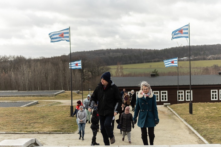 Międzynarodowy Dzień Pamięci o Ofiarach Holocaustu.