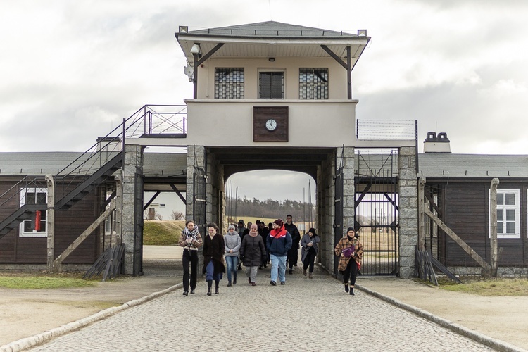 Międzynarodowy Dzień Pamięci o Ofiarach Holocaustu.