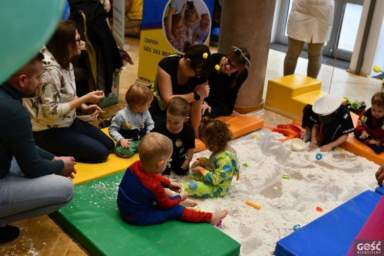 Zabawa i wsparcie budowy domu z hospicjum perinatalnym