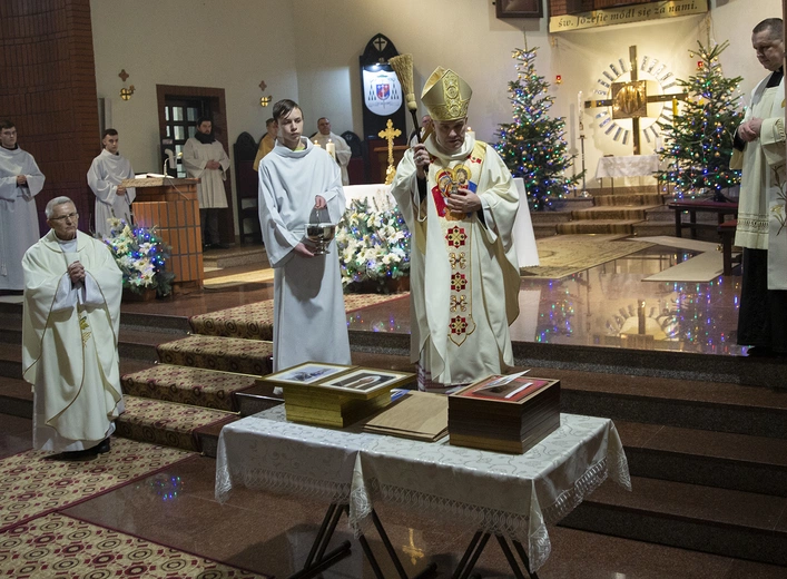 Rozpoczęcie peregrynacji obrazów Skrzatuskiej Pani i św. Józefa