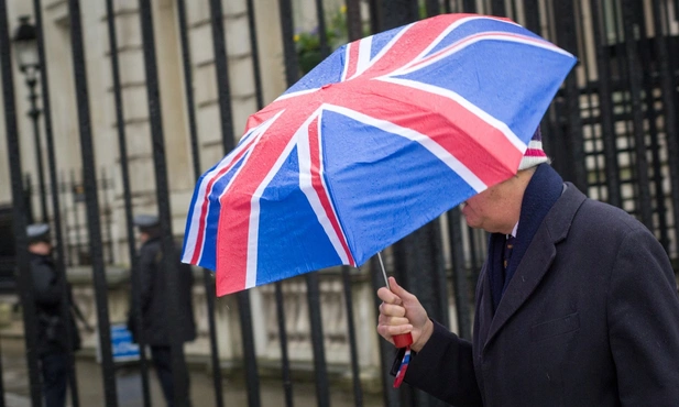 Anglia: Fałszywa konwersja na chrześcijaństwo metodą na azyl