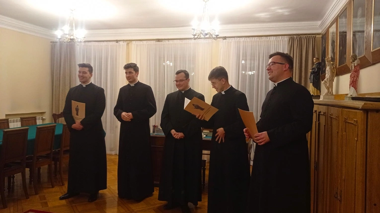 Diakoni idą na parafie