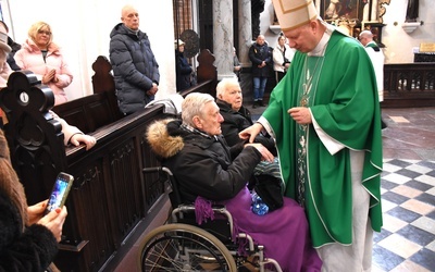 Bp Szlachetka: Modlitwa cierpiącego ma szczególną wartość