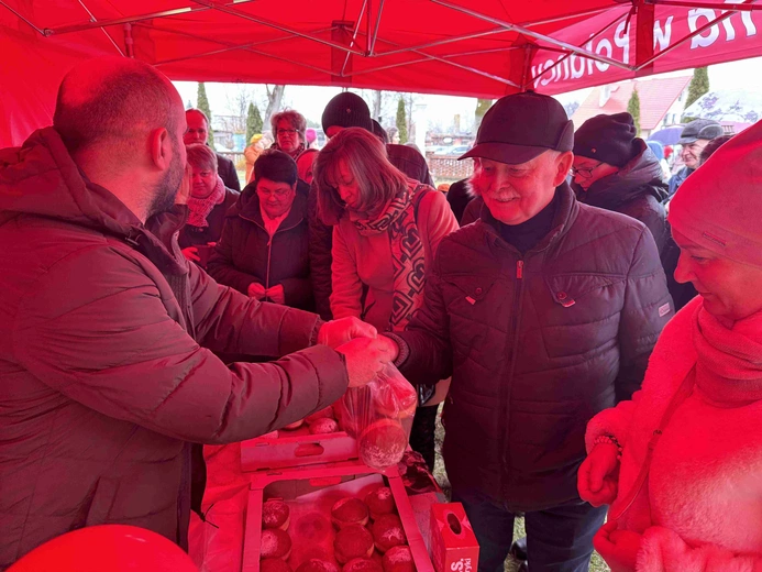 Akcja charytatywna "Wyślij pączka do Afryki"