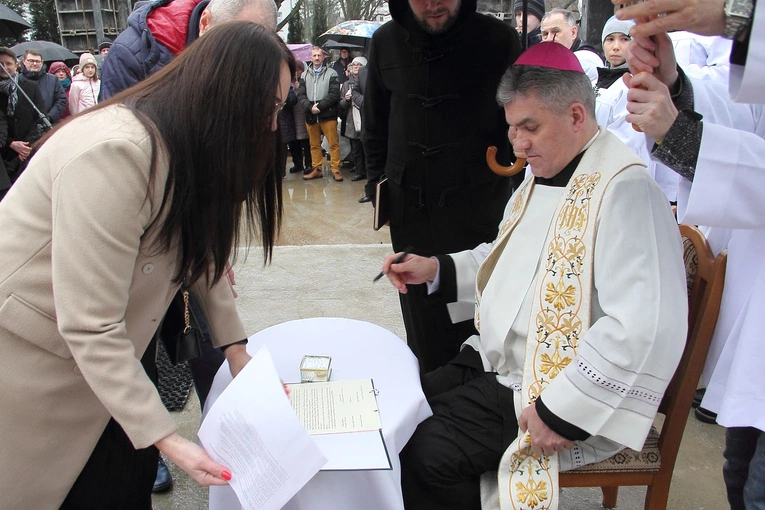 Wmurowanie kamienia węgielnego w Podczelu