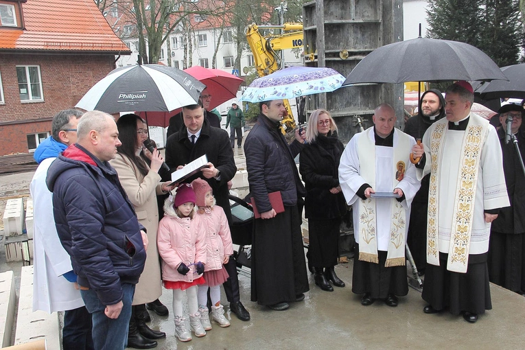 Wmurowanie kamienia węgielnego w Podczelu