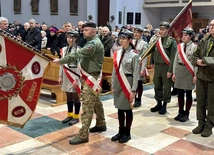 W modlitwie 11 lutego wzięły udział poczty sztandarowe i delegacje organizacji kombatanckich, harcerze i samorządowcy.