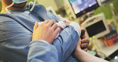 Hospicja perinatalne pomagają, gdy diagnoza wady letalnej odbiera nadzieję