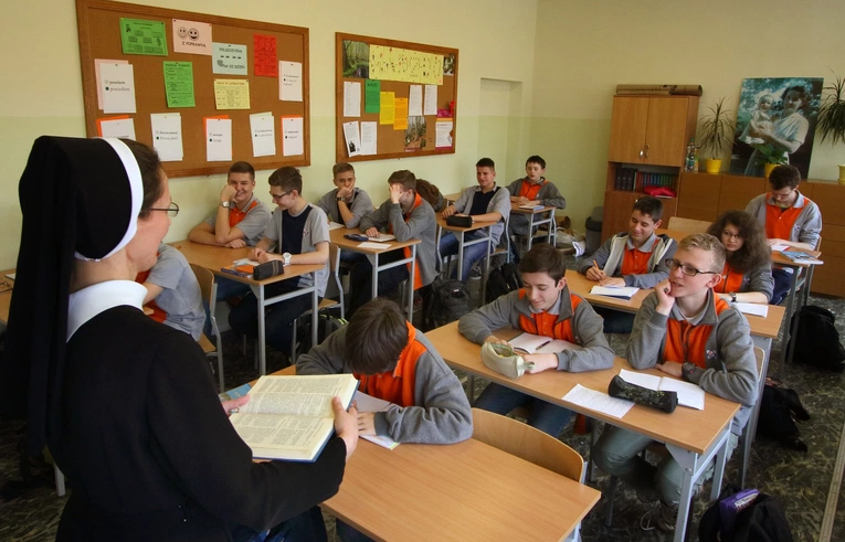 Komisja Wychowania Katolickiego KEP ws. planowanych przez MEN zmian w organizacji lekcji religii w szkołach