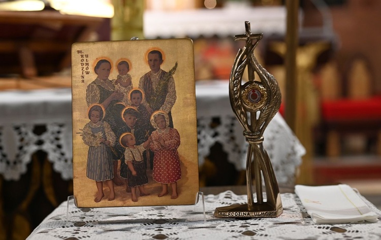 Relikwie bł. rodziny Ulmów są obecne w komorowickiej parafii od końca ubiegłego roku.