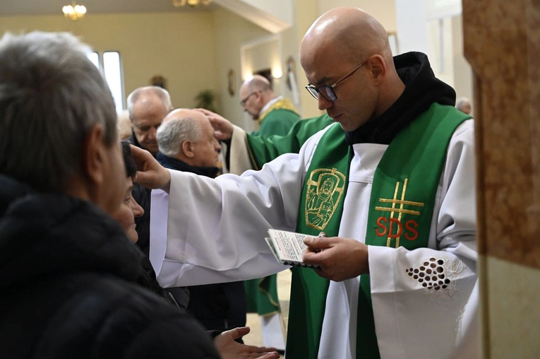 O. Robert Krawiec OFM Cap. i relikwie św. Ojca Pio w Cygańskim Lesie