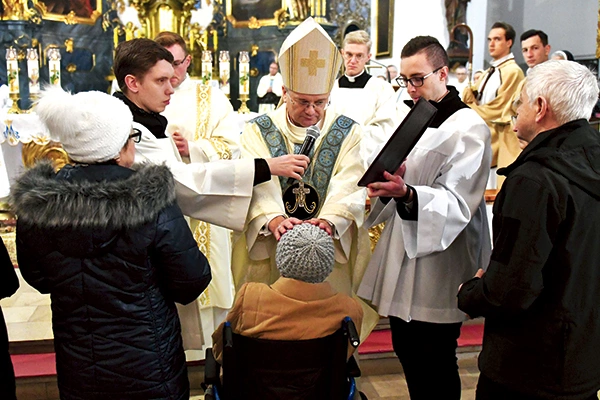 Msza św. z udzieleniem sakramentu namaszczenia.