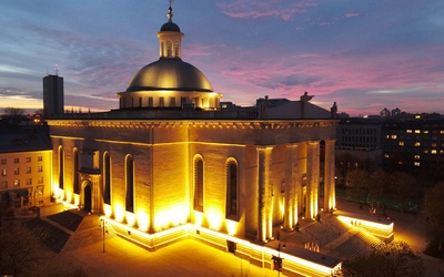 Katedra Chrystusa Króla w Katowicach jest pierwszym kościołem stacyjnym.