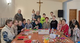 Parafia w Piątkowej zorganizowała ferie dla dziadków z wnukami
