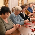Aktywne seniorki w domu parafialnym w Hałcnowie