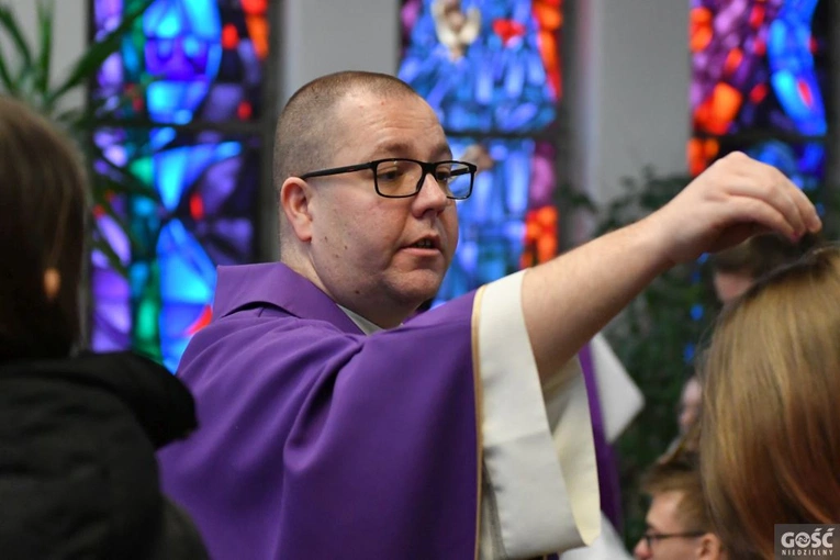 Środa Popielcowa na oazowych rekolekcjach w Rokitnie