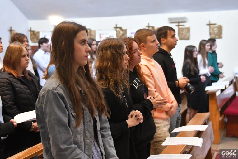 Środa Popielcowa na oazowych rekolekcjach w Rokitnie