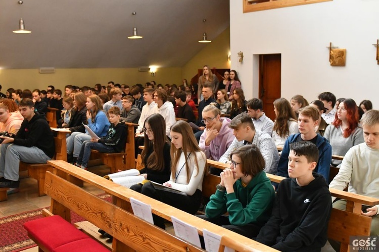 Środa Popielcowa na oazowych rekolekcjach w Rokitnie