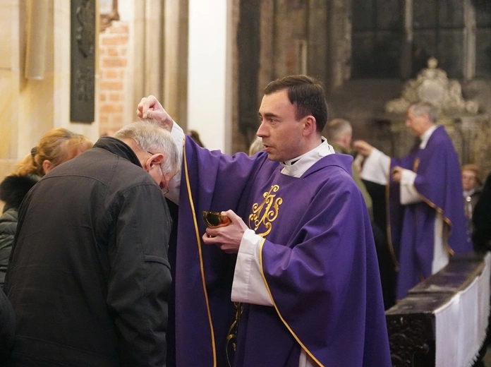Środa Popielcowa w katedrze wrocławskiej