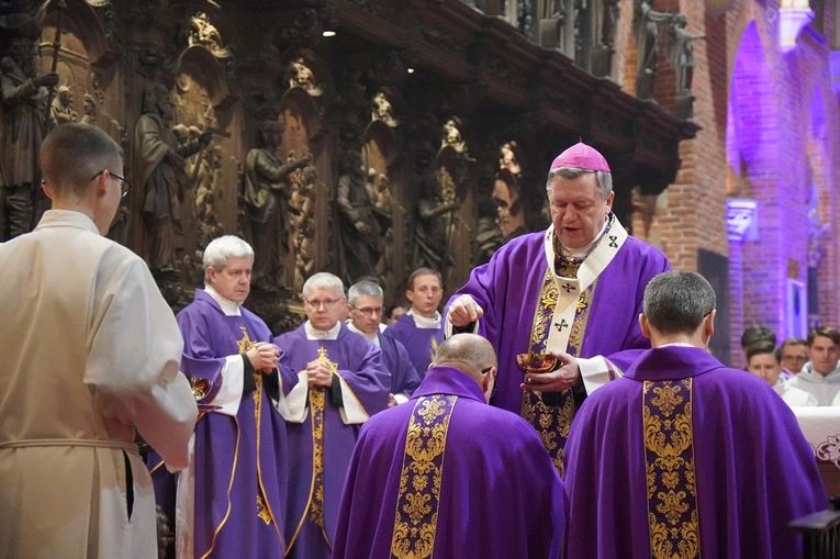 Środa Popielcowa w katedrze wrocławskiej