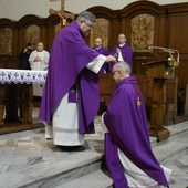 Liturgia stacyjna w Opolu. Msza św. z obrzędem posypania głów popiołem