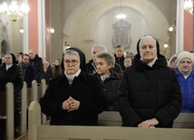 Liturgia stacyjna w Opolu. Msza św. z obrzędem posypania głów popiołem