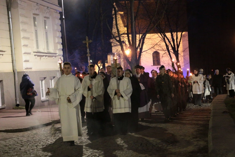 Płock. Procesja pokutna w Popielec