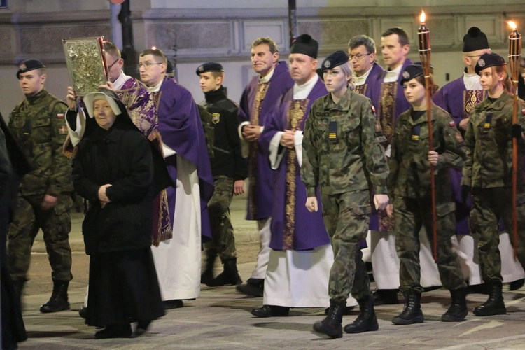 Płock. Procesja pokutna w Popielec